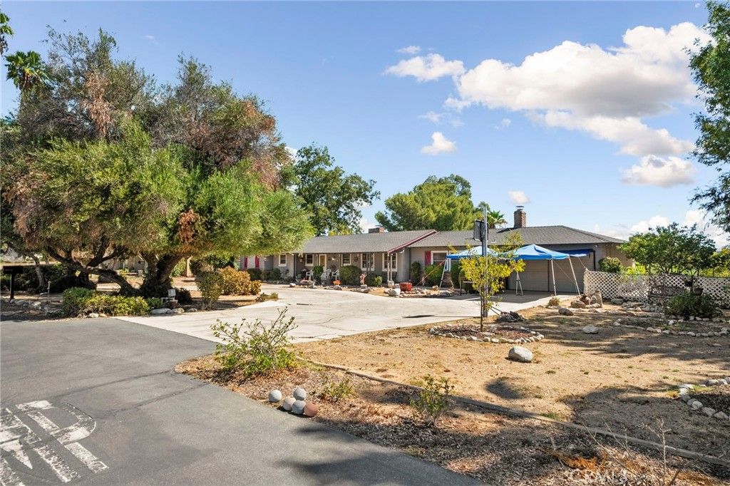 8170 Grapewin, Corona, CA 92880 — photo 3