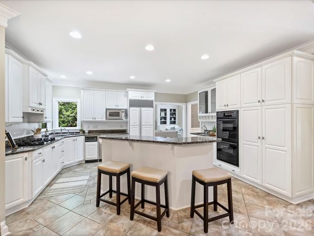 10841 Congressional Club Drive, Charlotte, NC 28277