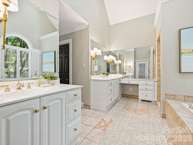 10841 Congressional Club Drive, Charlotte, NC 28277