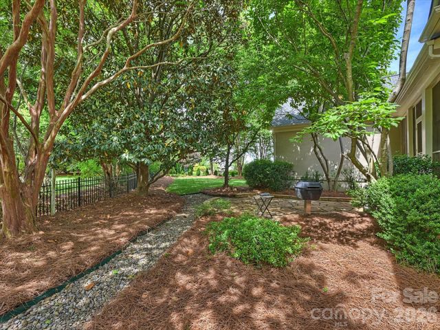 10841 Congressional Club Drive, Charlotte, NC 28277