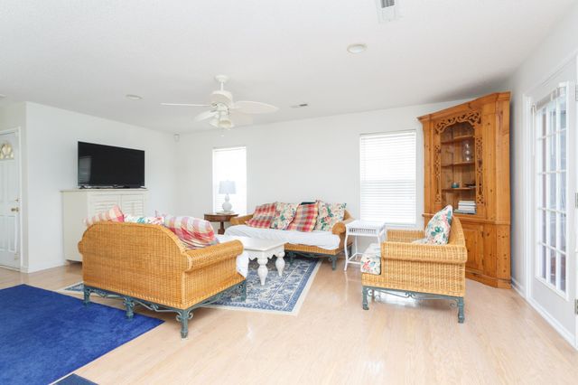 319 16th Ave. S, Surfside Beach, SC 29575