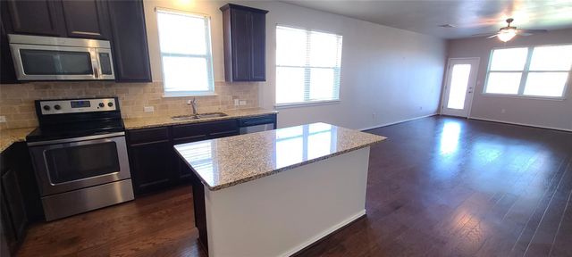 412 Drystone TRL, Liberty Hill, TX 78642