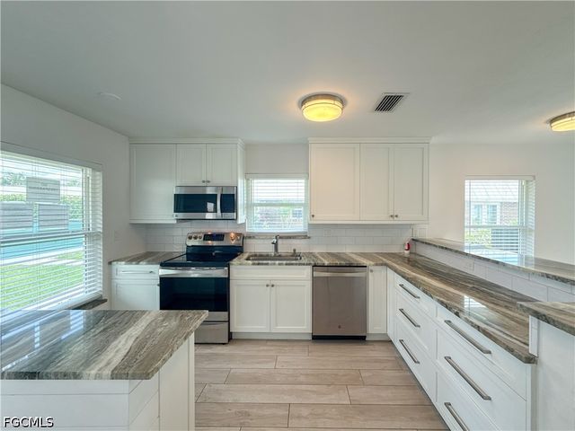 2846 Arbutus ST C2, Naples, FL 34112