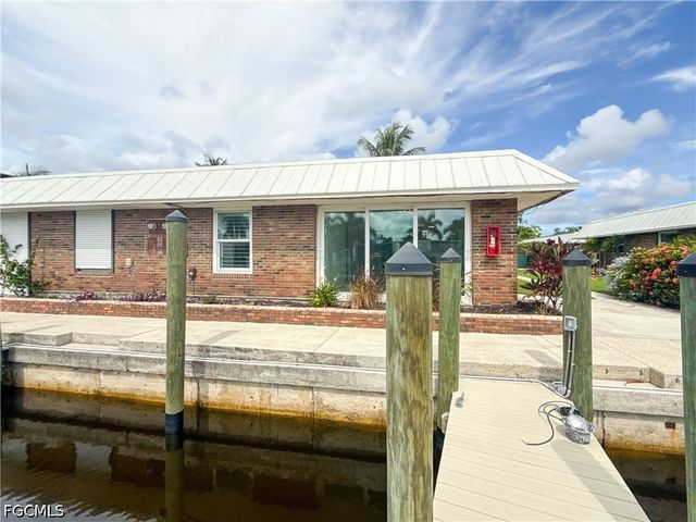 2846 Arbutus ST C2, Naples, FL 34112