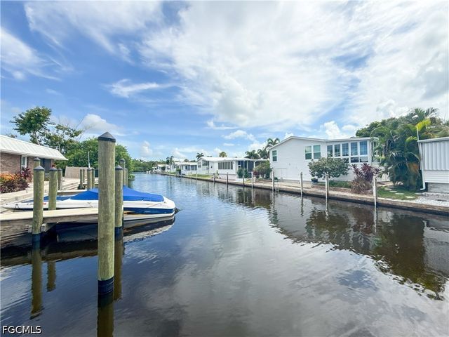 2846 Arbutus ST C2, Naples, FL 34112