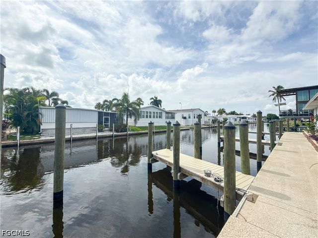 2846 Arbutus ST C2, Naples, FL 34112