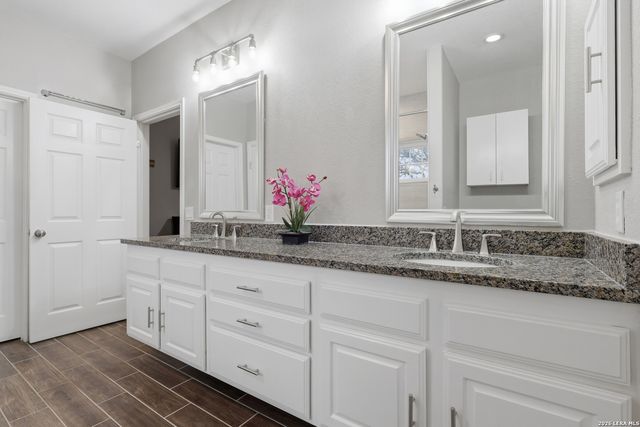 5374 Fallen Oak, Bulverde, TX 78163