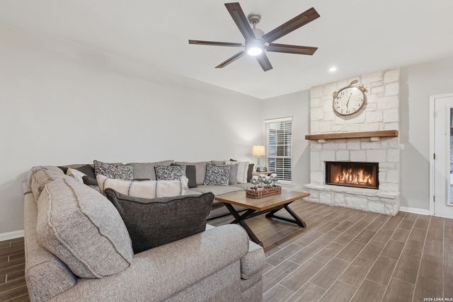 5374 Fallen Oak, Bulverde, TX 78163