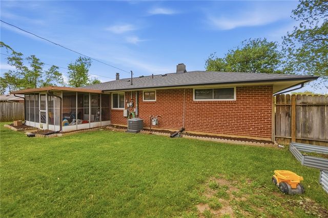 6136 Old Troy Pike, Huber Heights, OH 45424