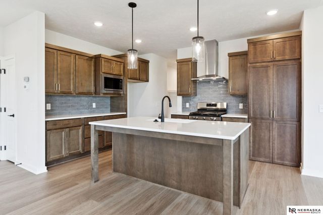 11021 N 162 Street, Bennington, NE 68007