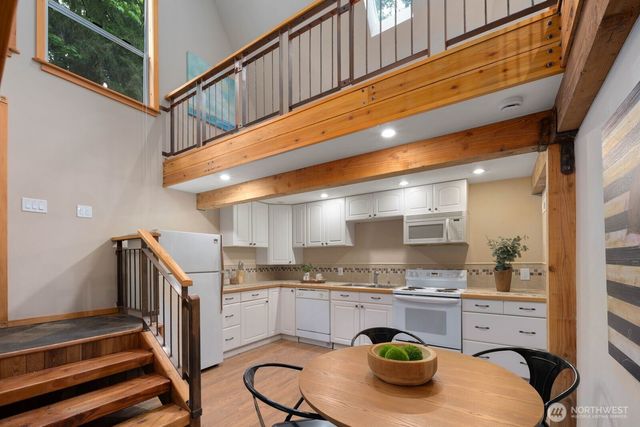 16464 239th Avenue SE, Issaquah, WA 98027