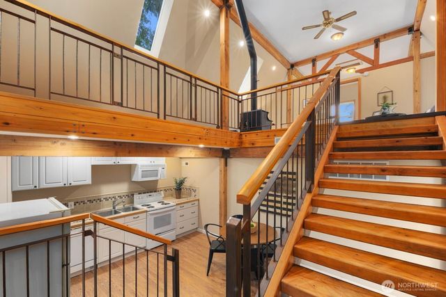 16464 239th Avenue SE, Issaquah, WA 98027