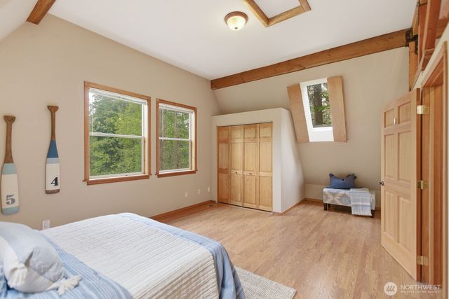 16464 239th Avenue SE, Issaquah, WA 98027
