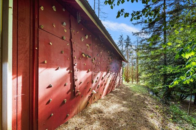 16464 239th Avenue SE, Issaquah, WA 98027