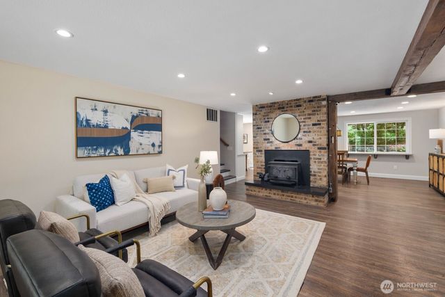 16464 239th Avenue SE, Issaquah, WA 98027