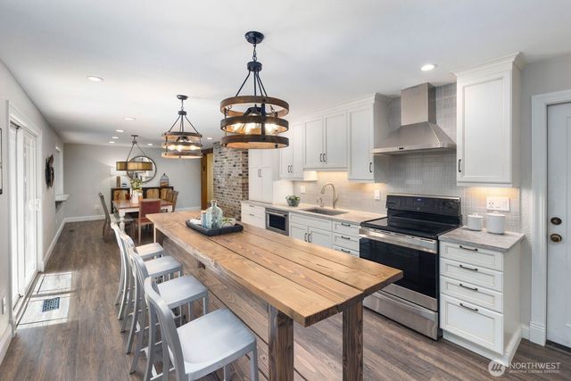 16464 239th Avenue SE, Issaquah, WA 98027