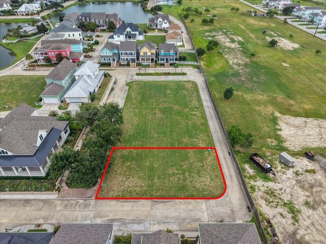1 Meridian Way, Galveston, TX 77554