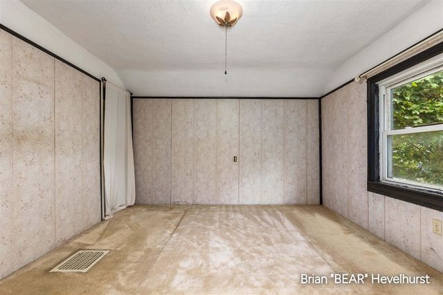 711 Veto Street, Grand Rapids, MI 49504