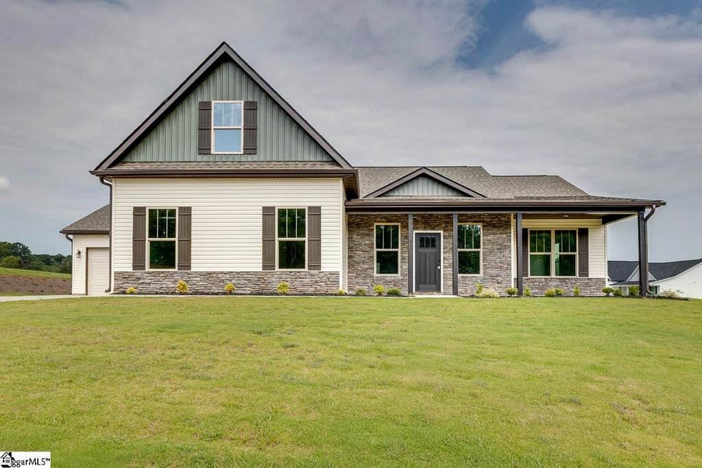 202 Old Glory Court, Pickens, SC 29671