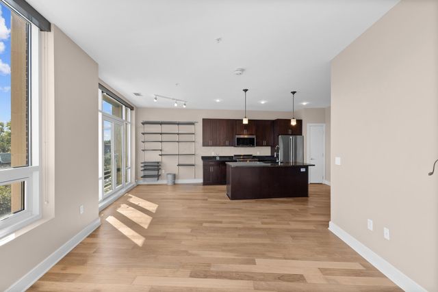 1145 N High Street, 302, Columbus, OH 43201