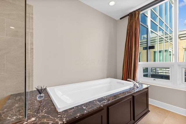 1145 N High Street, 302, Columbus, OH 43201