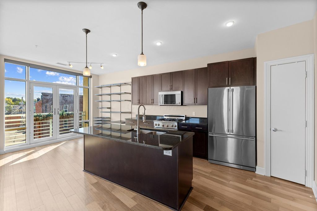 1145 N High Street, 302, Columbus, OH 43201
