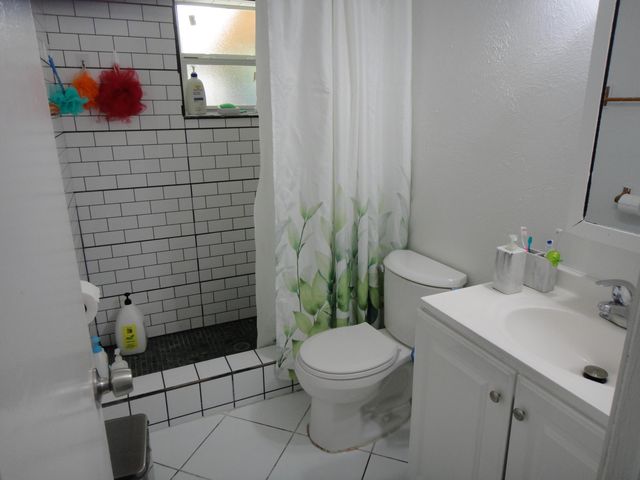 4876 Saratoga Road, West Palm Beach, FL 33415