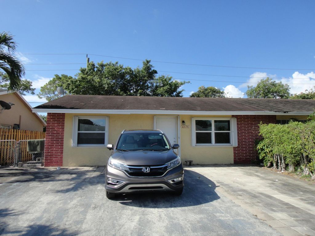 4876 Saratoga Road, West Palm Beach, FL 33415