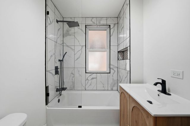 1506 N Lotus Avenue, Chicago, IL 60651