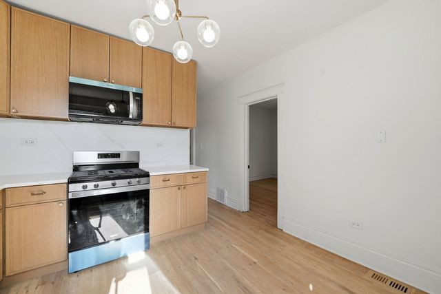 1506 N Lotus Avenue, Chicago, IL 60651