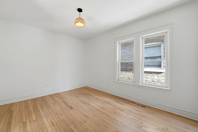 1506 N Lotus Avenue, Chicago, IL 60651