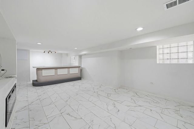 1506 N Lotus Avenue, Chicago, IL 60651