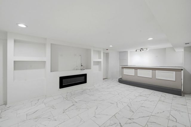 1506 N Lotus Avenue, Chicago, IL 60651