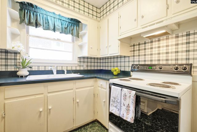 947 Laurie Ln, Columbia, SC 29205