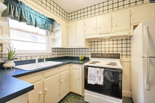947 Laurie Ln, Columbia, SC 29205
