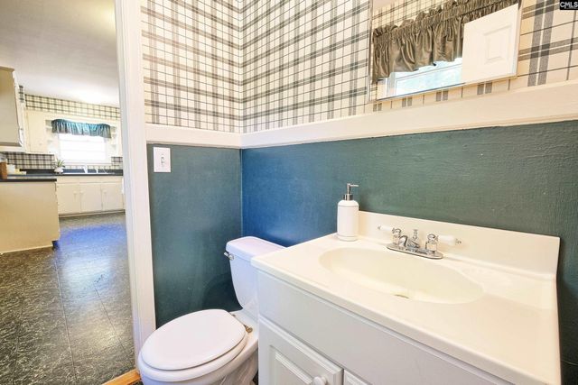 947 Laurie Ln, Columbia, SC 29205
