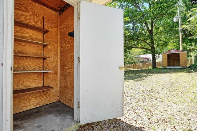 947 Laurie Ln, Columbia, SC 29205