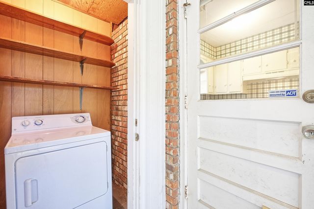 947 Laurie Ln, Columbia, SC 29205