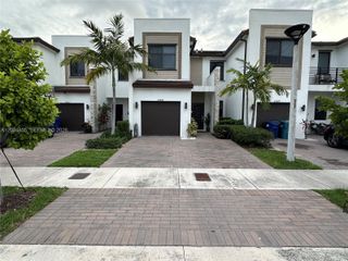 20866 NE 7th Place, Miami, FL 33179