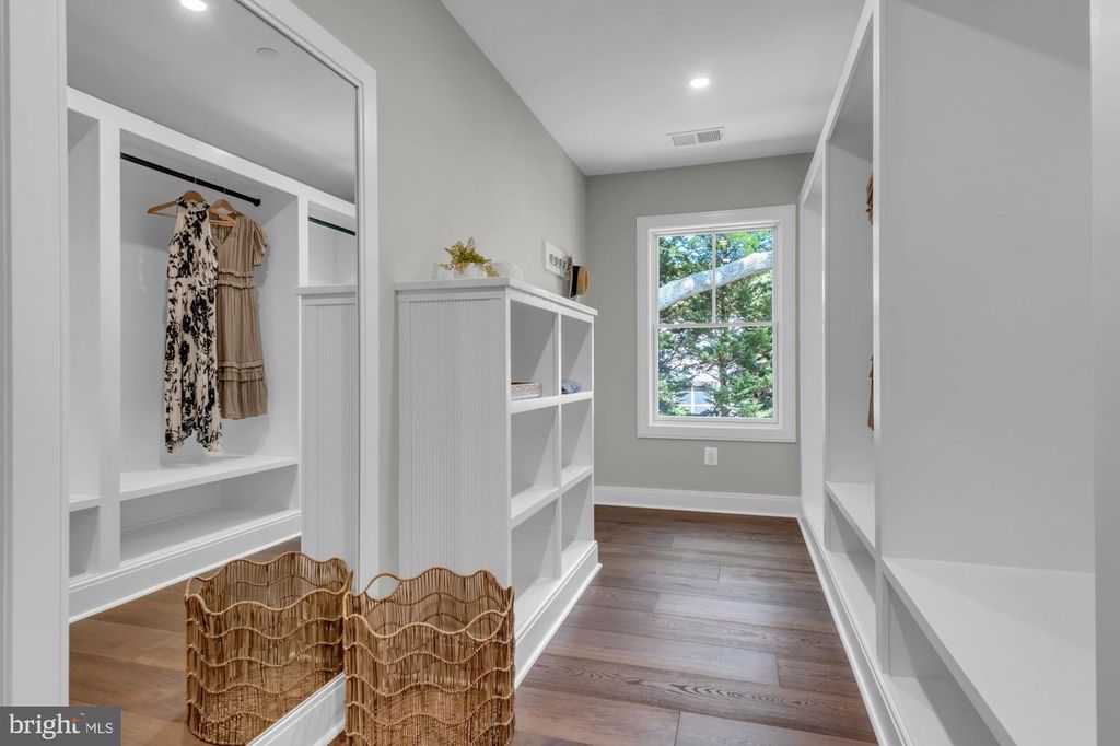 Image 26 of property listing at 912 WINDSOR AVE, Annapolis, MD 21403