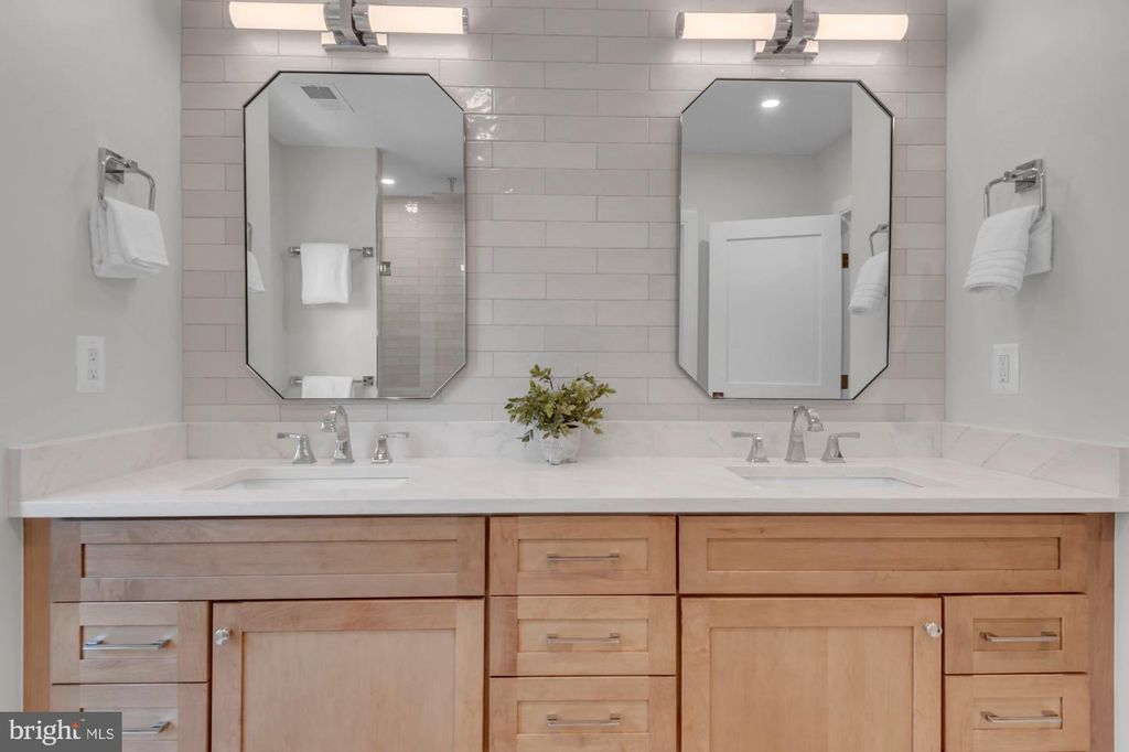 Image 29 of property listing at 912 WINDSOR AVE, Annapolis, MD 21403