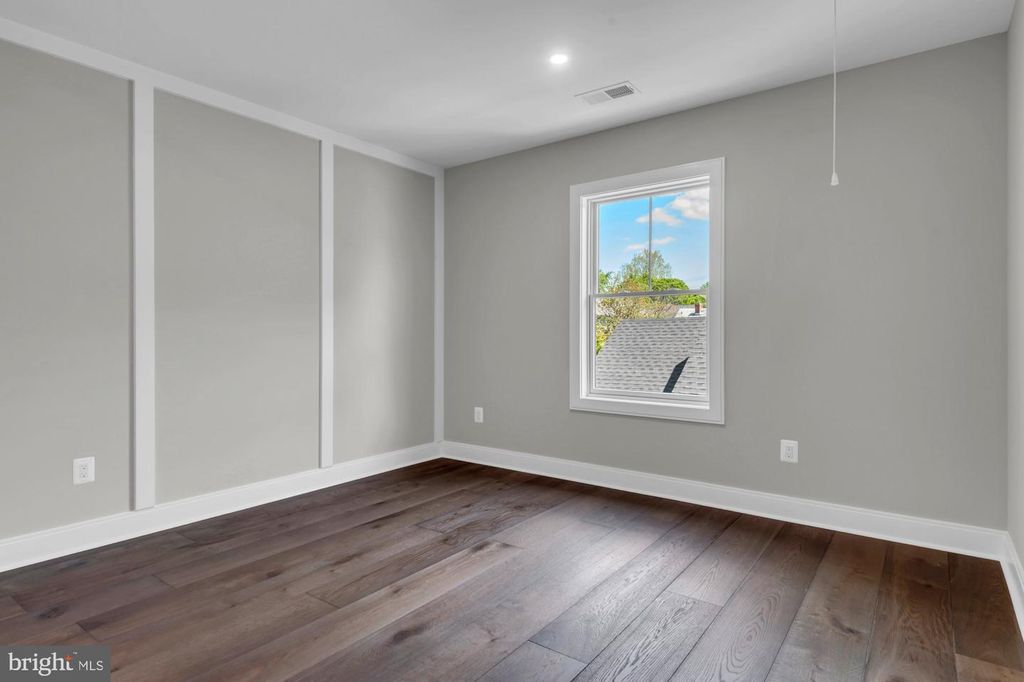 Image 30 of property listing at 912 WINDSOR AVE, Annapolis, MD 21403
