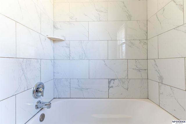 3523 N 40th Street, Omaha, NE 68111