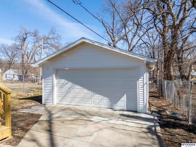 3523 N 40th Street, Omaha, NE 68111