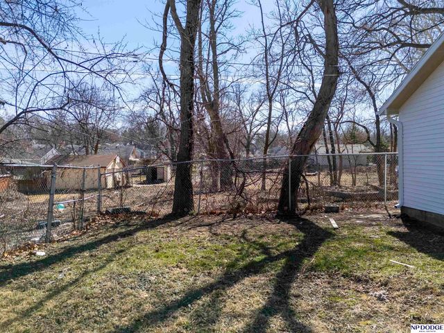 3523 N 40th Street, Omaha, NE 68111