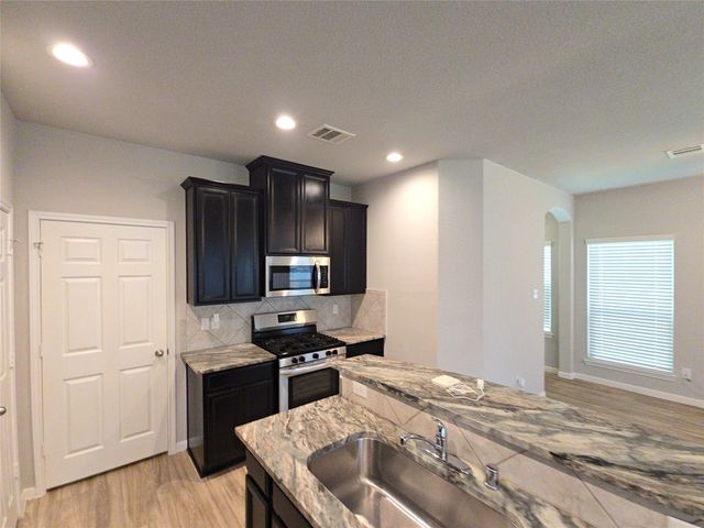 6543 Castle Loch Court, Houston, TX 77048