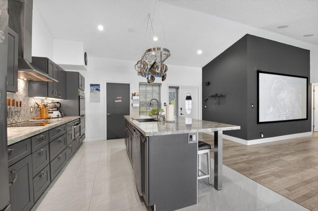 19131 Fairlawn Way, Boca Raton, FL 33434