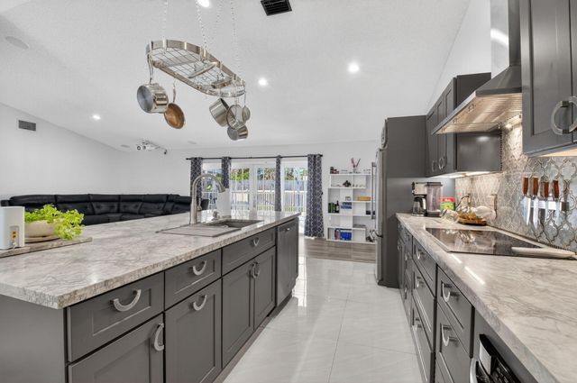 19131 Fairlawn Way, Boca Raton, FL 33434