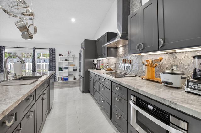 19131 Fairlawn Way, Boca Raton, FL 33434