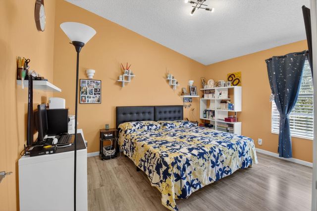 19131 Fairlawn Way, Boca Raton, FL 33434